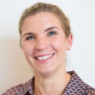 Frau Angelika Grauer